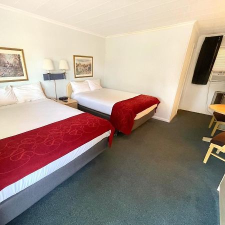 Turf And Spa Motel Саратога-Спрингс Экстерьер фото